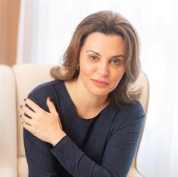 Dra Lara Lavin