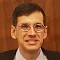 Dr. Leonardo Oliveira