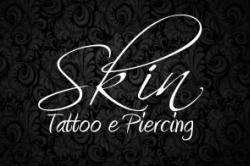 Estúdio de tatuagem Skin Tattoo e Piercing e materiais para tatuagens e piercing