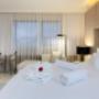 Business Class-Queen Bed