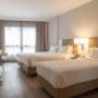 1 Queen Bed-1 Twin Bed