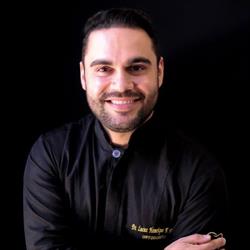 Dr. Lucas Henrique