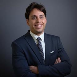 Dr Luis Gustavo Trindade - Nefrologista e Clínico Geral