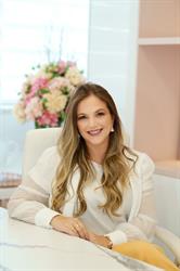 Dra Nayara Dib