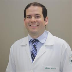 Dr. Luís Henrique Lira, Oftalmologista. Especialista em Catarata, Cirurgia Refrativa e Ceratocone.