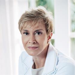 Dra. Léa Mara Moraes Cirurgia Plástica