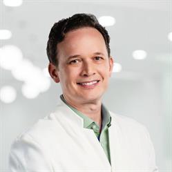 Dr Alexandre Carlos