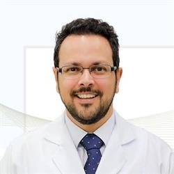Clínica CIPE Dr. Adriano Almeida Tricologista Transplante Capilar em São Paulo
