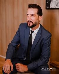 Instituto Luiz Zanoni de Odontologia - Dentista em Goiânia - Próteses, Porcelana e Resinas