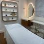 Sala de atendimento da Bonapele Estética em São Paulo, ambiente moderno, aconchegante e equipado para tratamentos corporais, faciais e depilação a laser.