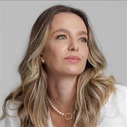 Dra Roberta Peres