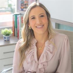 Dra. Natasha Sanson - Dental Studio