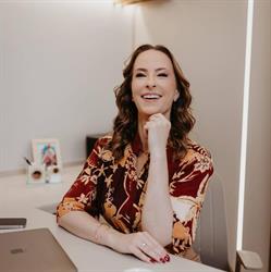 Dra Cinthia Orasmo Dermatologista