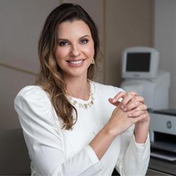 Dra. Juliana Linhares Fumes, Oftalmologista