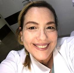 Dra Fernanda Damiao