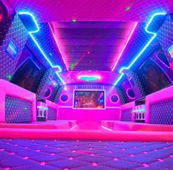 Fama Limousines / Visite nosso site ou chame em nosso WhatsApp