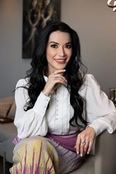 Dra. Fairuz Helena Castro
