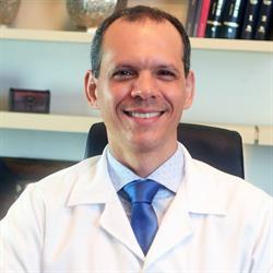 Dr. Leandro Vidigal - Ortopedista Especialista em Joelho