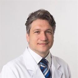 Dr. Eduardo Selbach