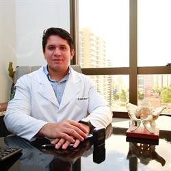 Dr. Medre Henrique