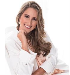 Dra. Monique Ubaldo, Ginecologista