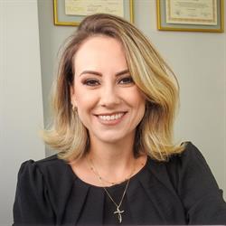 Dra. Ísis Del Corso - Médico de Família em Curitiba