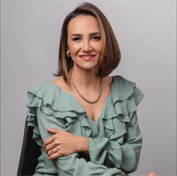 Dra. Juliana Viotto Artigiani - Geriatra em Bauru