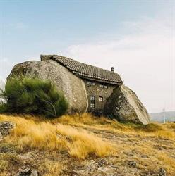 Casa do Penedo