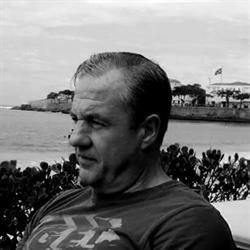 Geoff Newton-English Speaker Psychotherapist