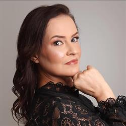 Dra. Aline Beltrame Harmonização Orofacial