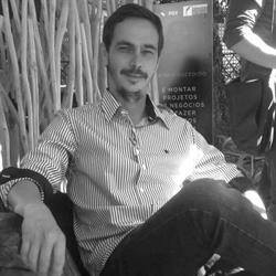 Raphael Kuhn - Arquitetura e Interiores
