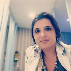 Karine Fonseca - Especialista em Acupuntura