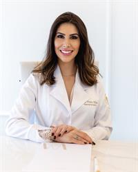 Dra. Vitória Milani - Dermatologista