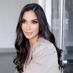 Dra. Fernanda Brito - Dermatologista