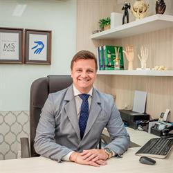 Dr. Felipe Roth
