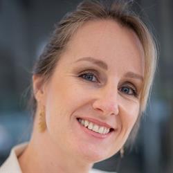 Dra. Tatiane Vacaro Campos
