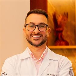 Dr. Amilton Silva Jr.