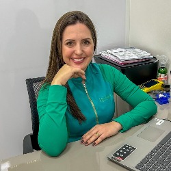 Dentista Dra. Vivianne Aquino