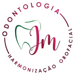 Dra. Júlia Marinho  Dentista  Implante Dentário  Lente de Contato Dental