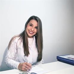 Dermatologista Paola Cavalheiro Herbstrith