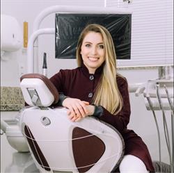 Dra. Paula Kennerly Herrera - Dentista