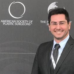 Dr. André Ferrão Vargas