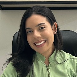 Dra. Iara Bernardes | Dentista Divinópolis